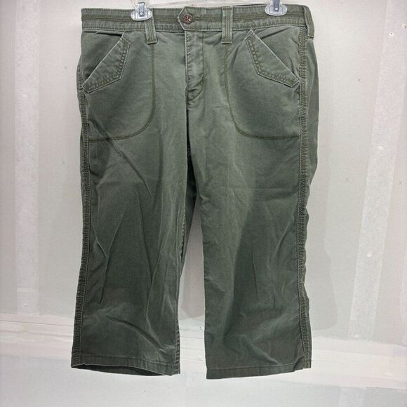 Levis Green Capri Pants Womens Size 14 Cotton & Elastane 36x18 EUC - Picture 1 of 6